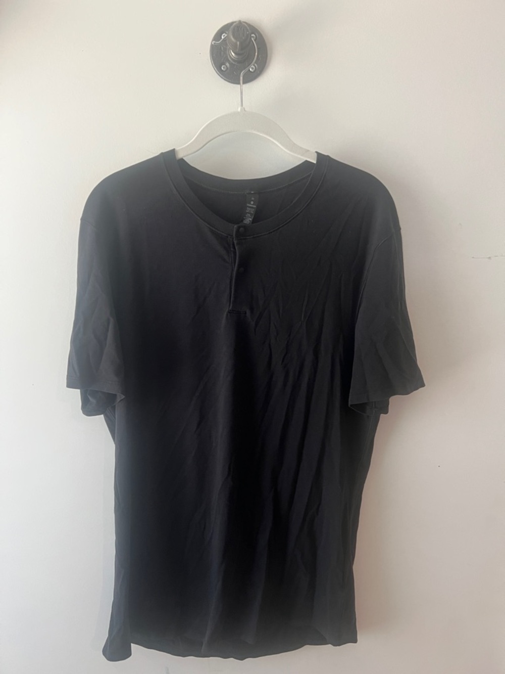 lululemon athletica Men's Black Short-Sleeve Henley Tee